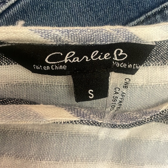 Charlie B Linen Top - Picture 3 of 4